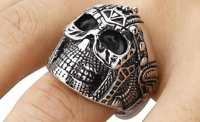 Gothic Gala: Dress to Impress with Skull Rings